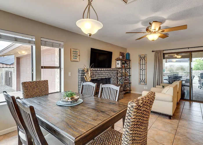 2 Mi To Havasu! Family W/ Poolside Oasis *