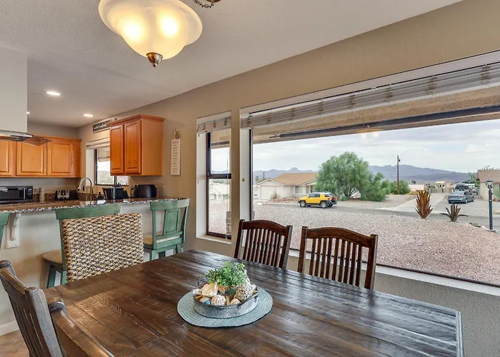 2 Mi To Havasu! Family W/ Poolside Oasis *