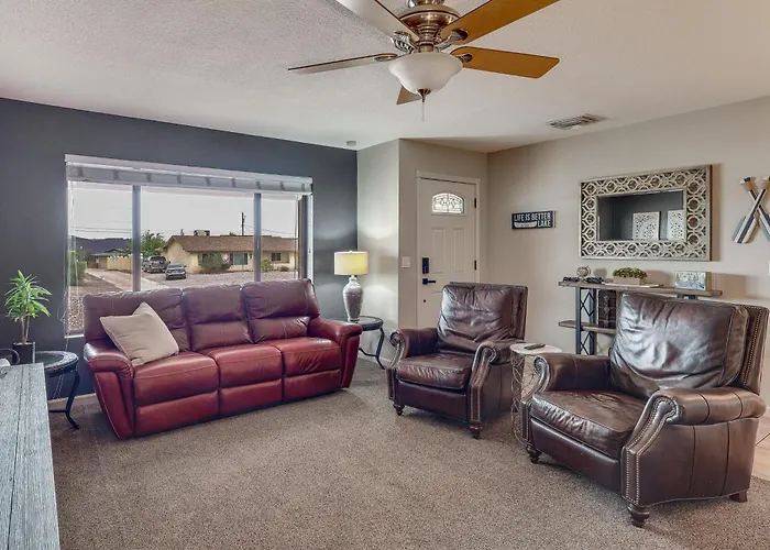 2 Mi To Havasu! Family W/ Poolside Oasis Lake Havasu City