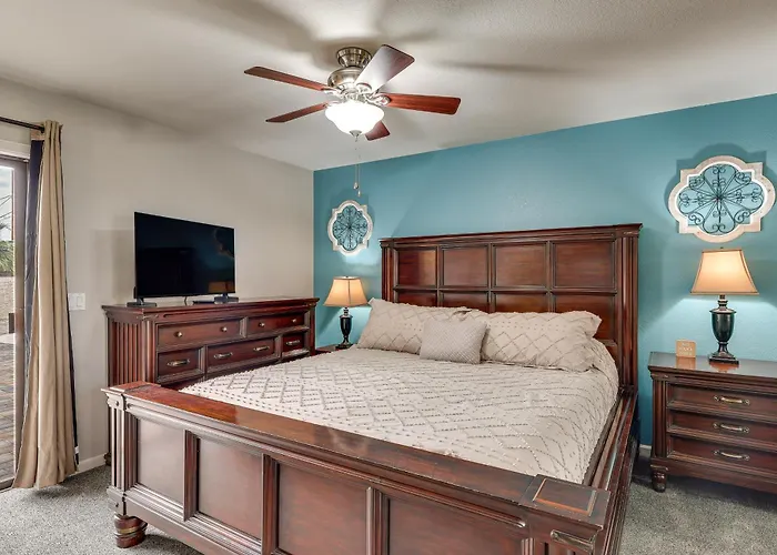 2 Mi To Havasu! Family W/ Poolside Oasis Lake Havasu City