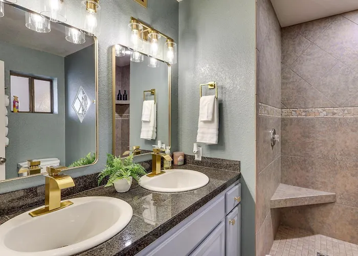 2 Mi To Havasu! Family W/ Poolside Oasis Ferienhaus Lake Havasu City