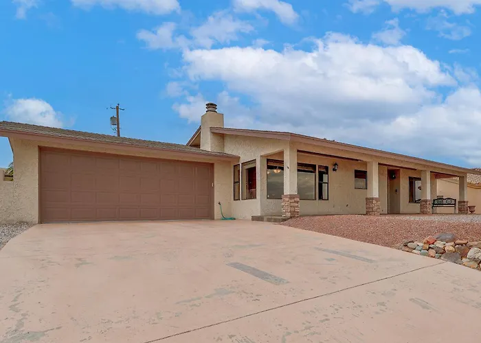 2 Mi To Havasu! Family W/ Poolside Oasis